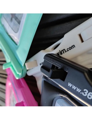 Custodia impermeabile e galleggiante per il telefono