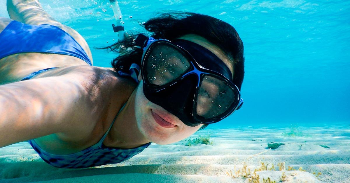 Come si fa snorkeling correttamente: guida completa per imparare