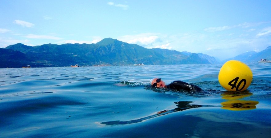 Nuoto in acque libere: guida completa per iniziare